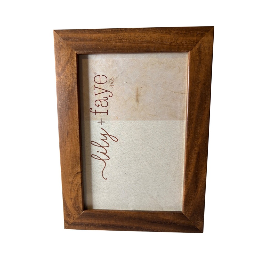 Lily + Faye Wood Picture Frame 4x6 Brown Tabletop Wall Hanging 7E27-46A DBN